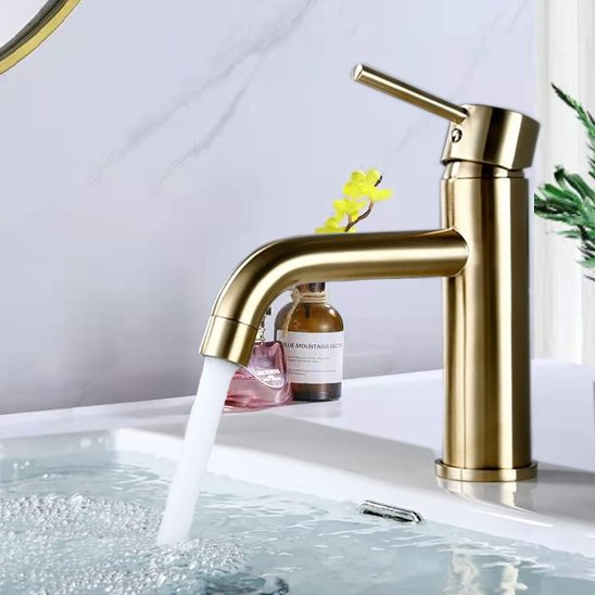mitigeur lavabo dore